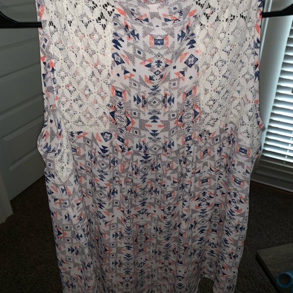 ||Patterned shirt|| - Picture 2 of 4